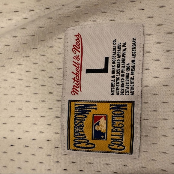 Mitchell & Ness White Chicago Cubs Jersey with Red and Blue Trim - Picture 2 of 10